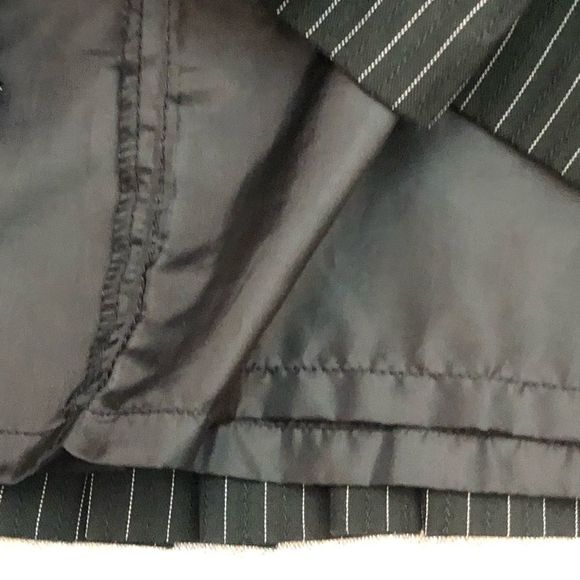 Max Studio size 6 Black/White Pin Striped Skirt - Picture 6 of 7